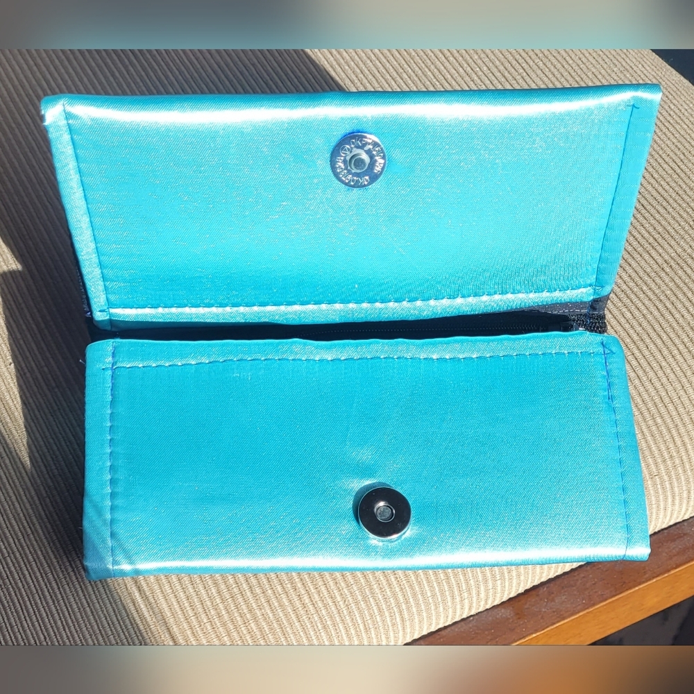 Vietnam Silk Hand Embroidered Women's Bifold Wallet - Blue - Picture 5 of 11